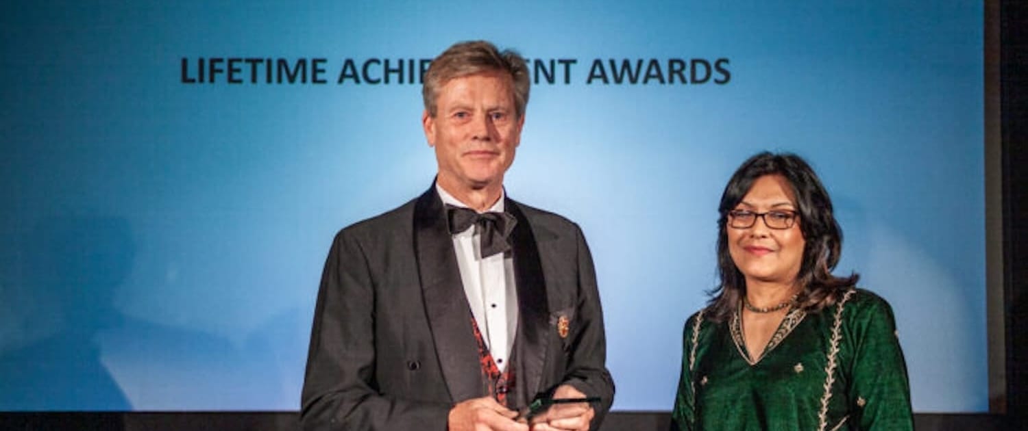 GG reciving Lifetime achivement award #1 - cropped